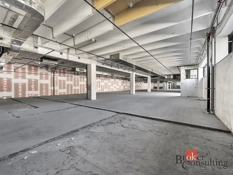 Pronájem obchodního prostoru 1173 m², Hradec Králové – náhled fotky 2