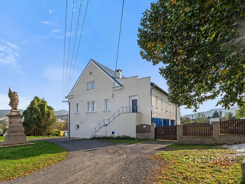 Prodej rodinného domu 900 m², pozemek 2785 m², Děčín – náhled fotky 1