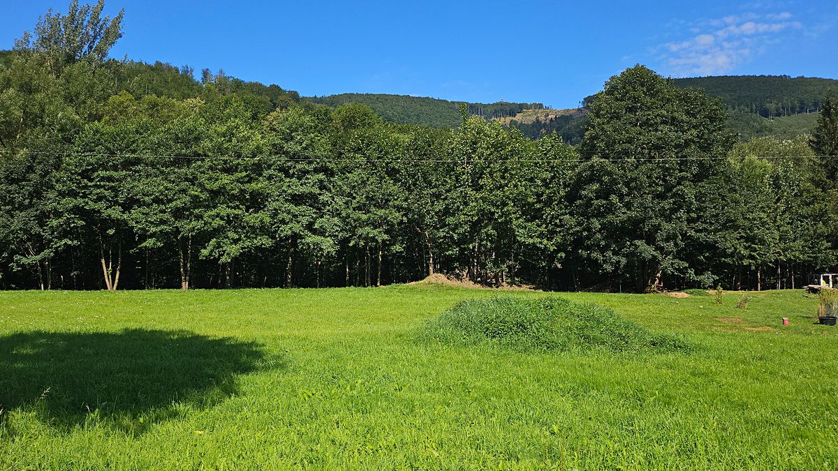 Prodej stavebního pozemku 1011 m² – fotografie 2