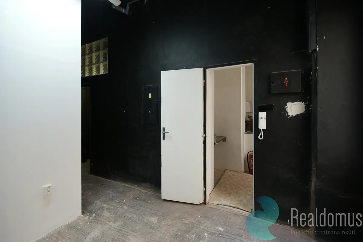 Pronájem kanceláře 76 m² – další