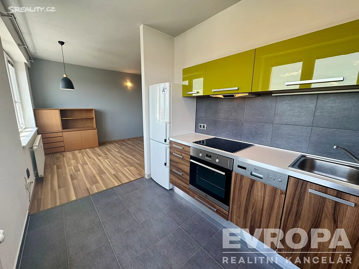 Pronájem bytu 2+kk 54 m² – pohled 2