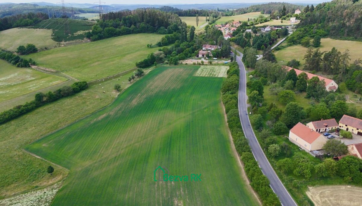 Prodej stavebního pozemku 21422 m², Nečín – fotka 1 z 3