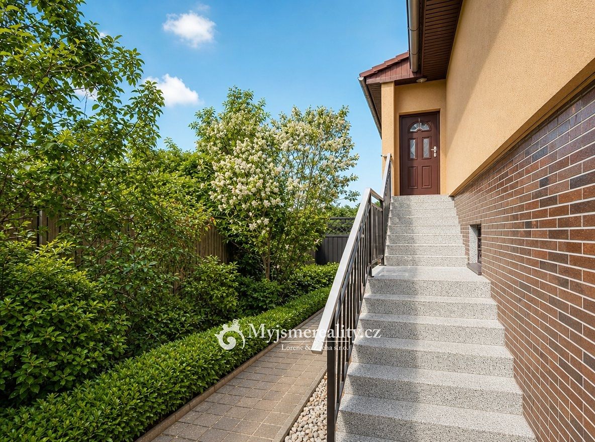 Prodej rodinného domu 120 m², pozemek 1223 m² – fotografie 3