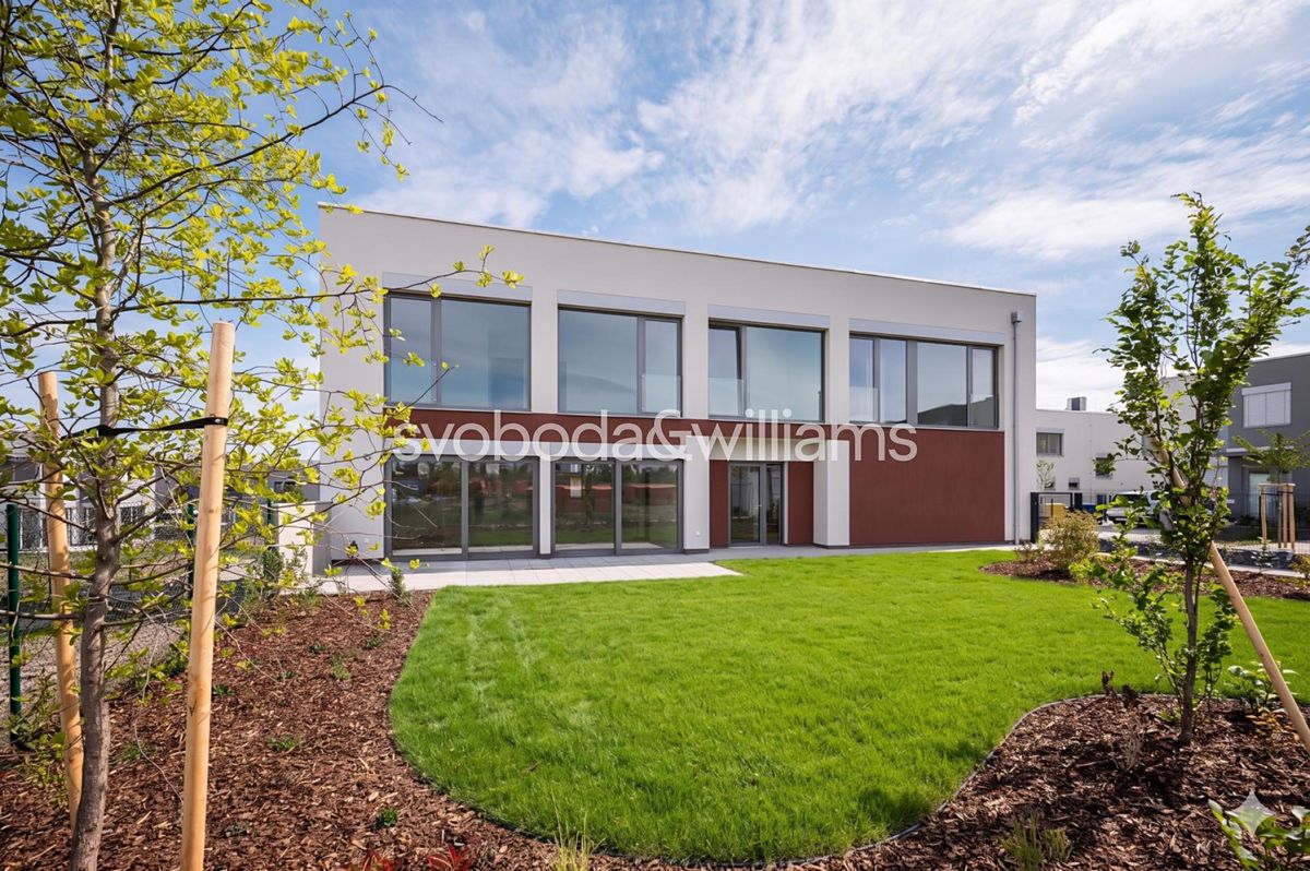 Prodej rodinného domu 225 m², pozemek 366 m² – fotografie 3