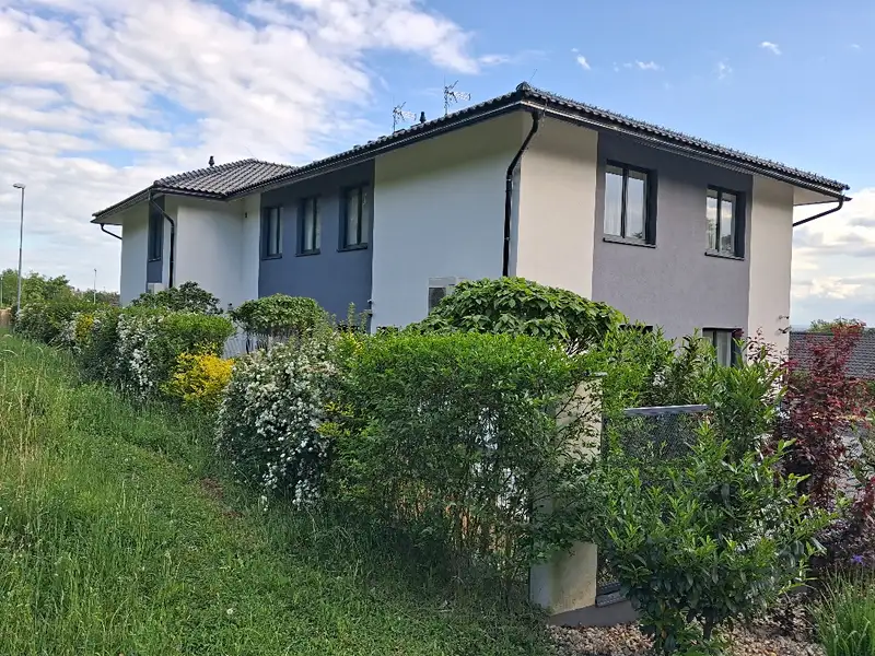 Prodej rodinného domu 172 m², pozemek 300 m², Milovice – náhled fotky 1