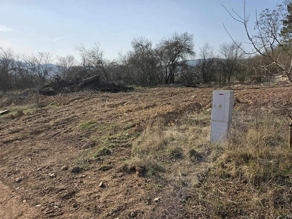 Prodej stavebního pozemku 1685 m²