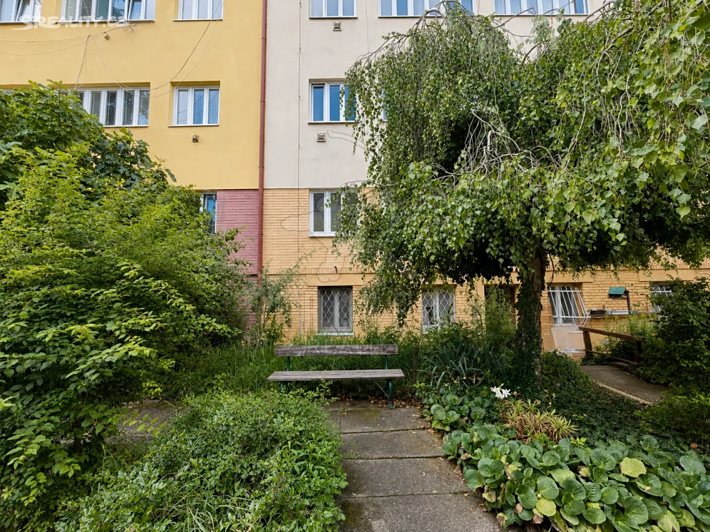 Prodej bytu 2+kk 56 m² – pohled 3