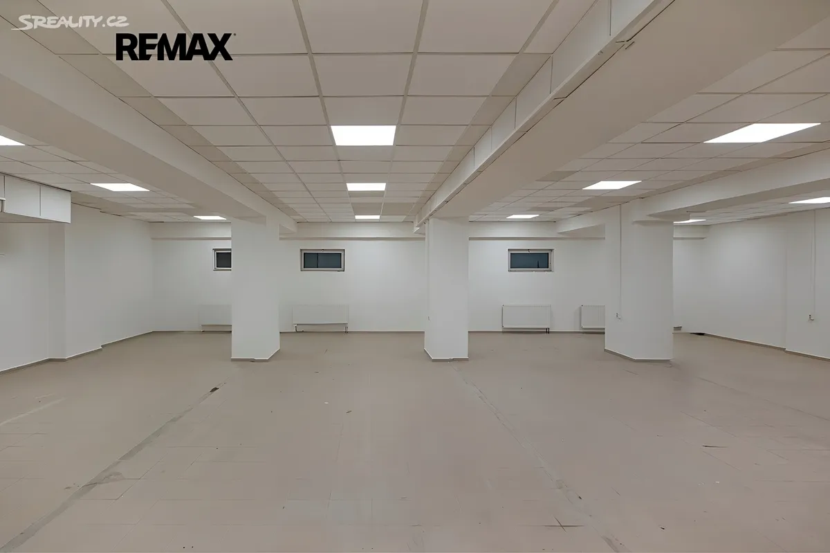 Pronájem obchodního prostoru 400 m² – pohled 4