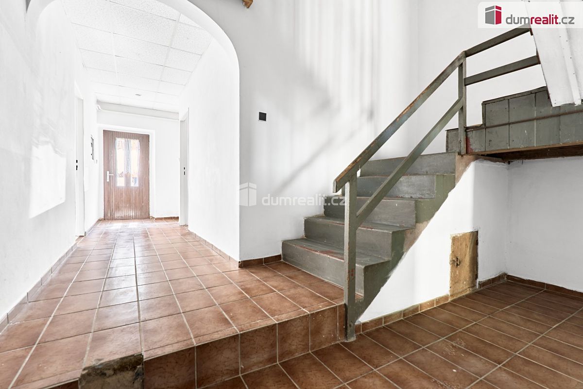 Prodej rodinného domu 246 m², pozemek 263 m² – fotografie 4