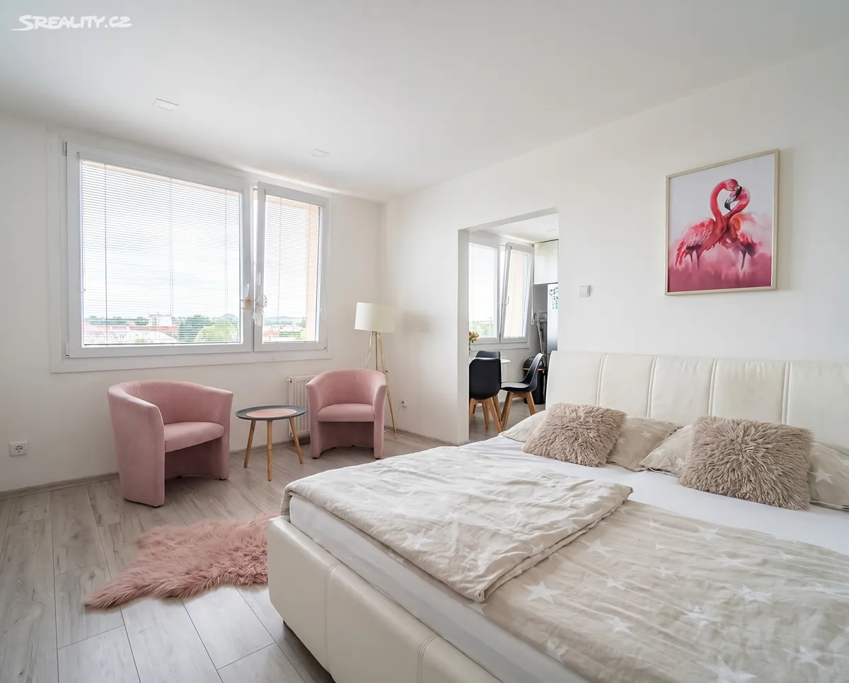 Pronájem bytu 1+1 37 m² – pohled 6