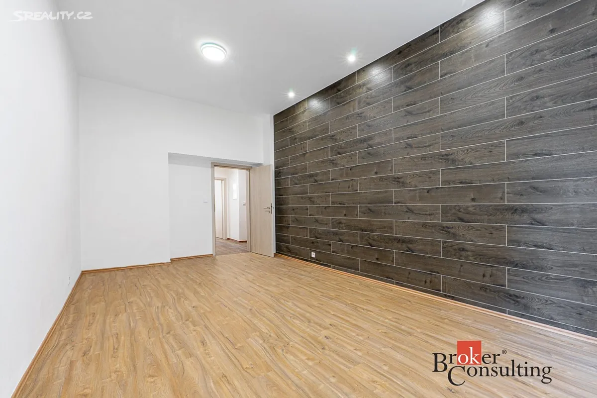 Pronájem bytu 1+1 36 m² - Więcej