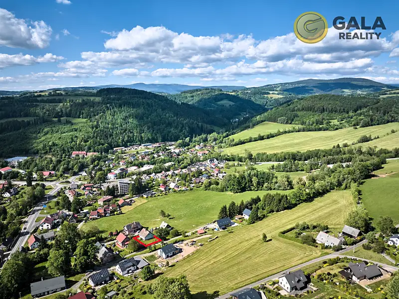 Prodej rodinného domu 250 m², pozemek 794 m², Jilemnice – náhled fotky 3