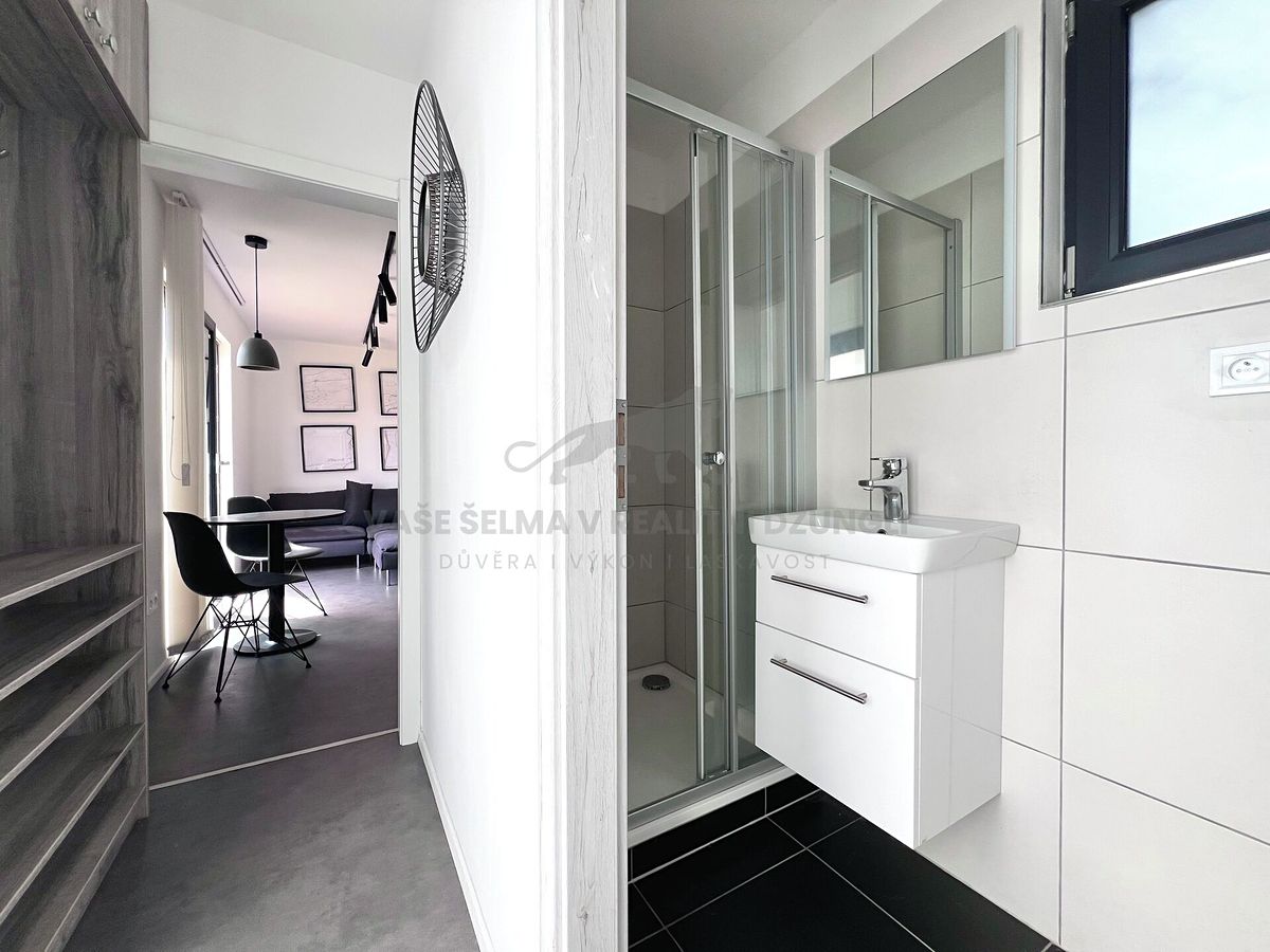 Prodej specifického typu nemovitosti 26 m², Praha – fotka 1 z 3