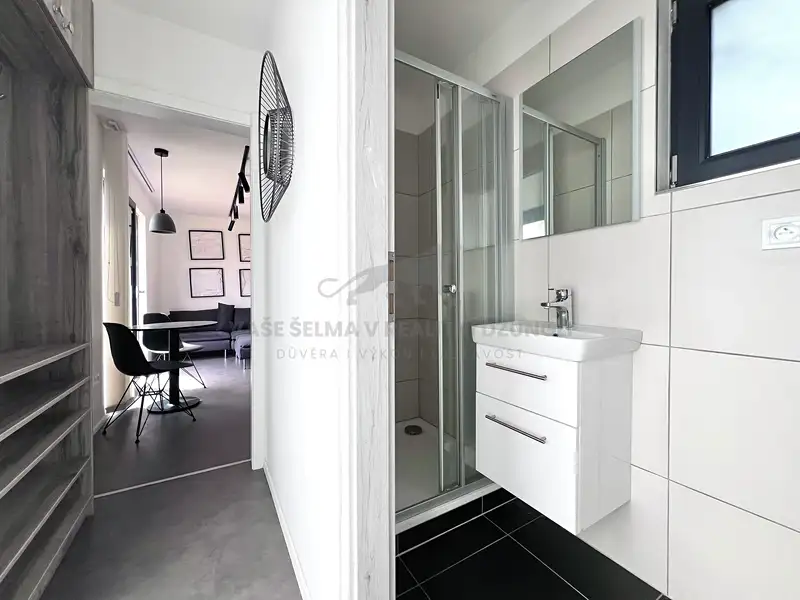 Prodej specifického typu nemovitosti 26 m², Praha – náhled fotky 1