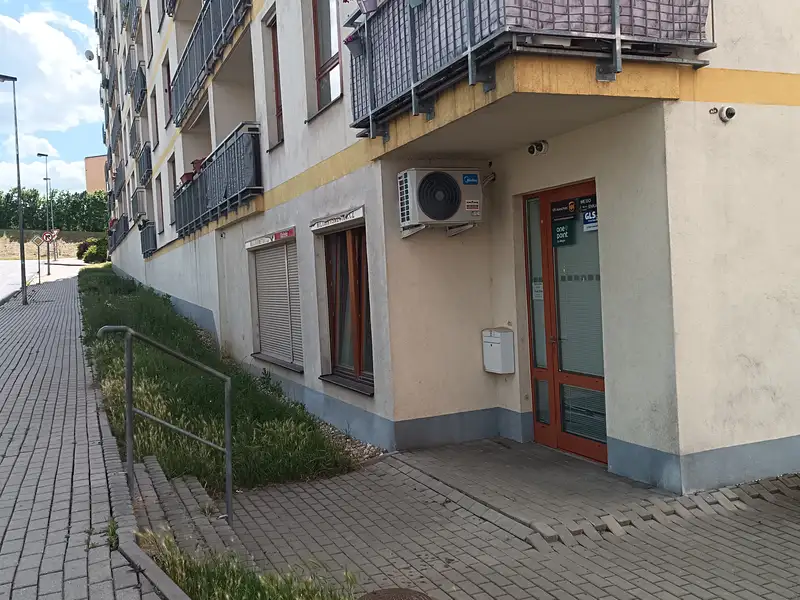 Pronájem kanceláře 144 m², Praha – náhled fotky 3