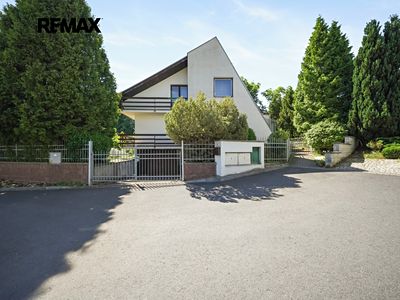 Prodej rodinného domu 270 m², pozemek 1152 m²