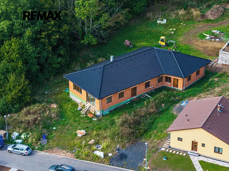 Prodej rodinného domu 175 m², pozemek 753 m², Dubí – náhled fotky 3