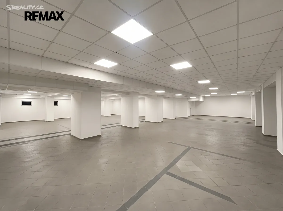 Pronájem obchodního prostoru 400 m², Kopřivnice