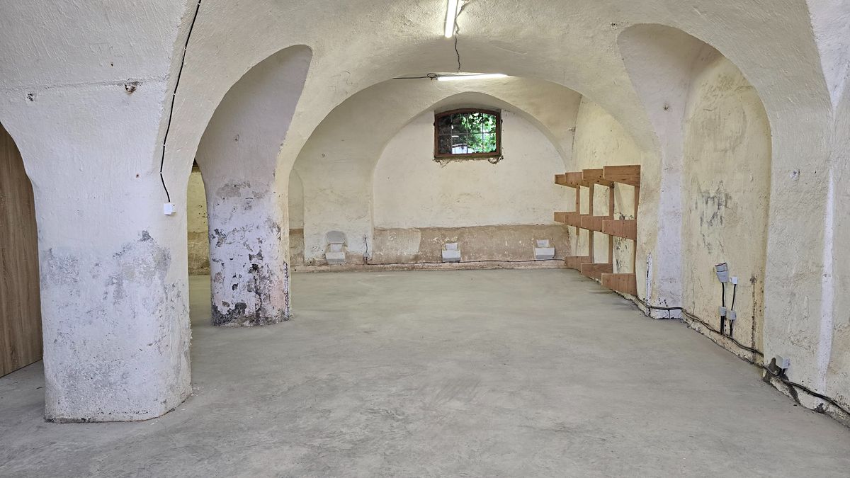 Pronájem skladového prostoru 77 m², Kuřim – fotka 1 z 3