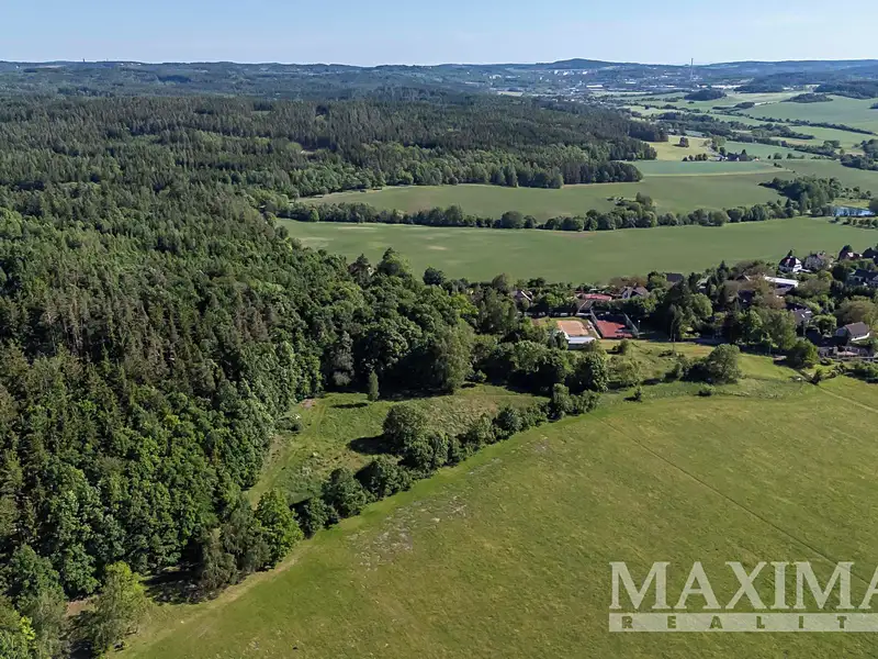 Prodej stavebního pozemku 4612 m², Hluboš – náhled fotky 1
