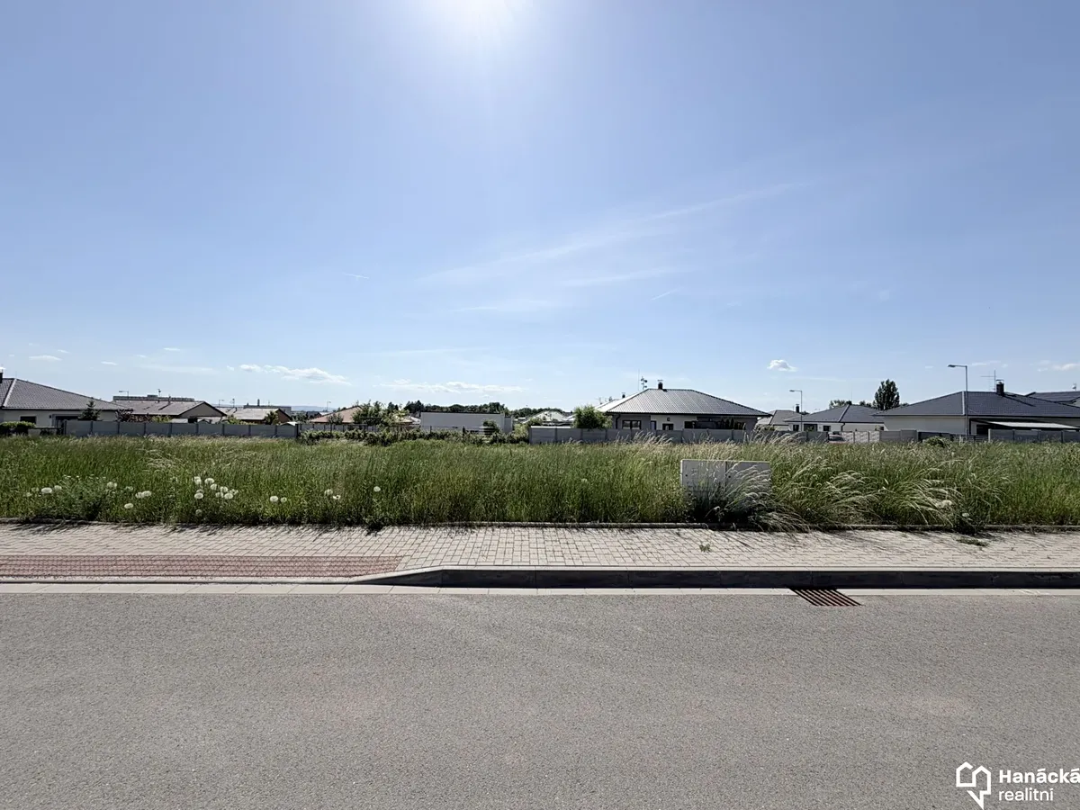 Prodej stavebního pozemku 592 m²