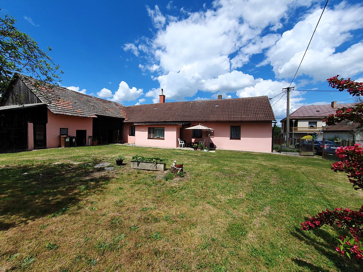 Prodej rodinného domu 75 m², pozemek 1743 m²
