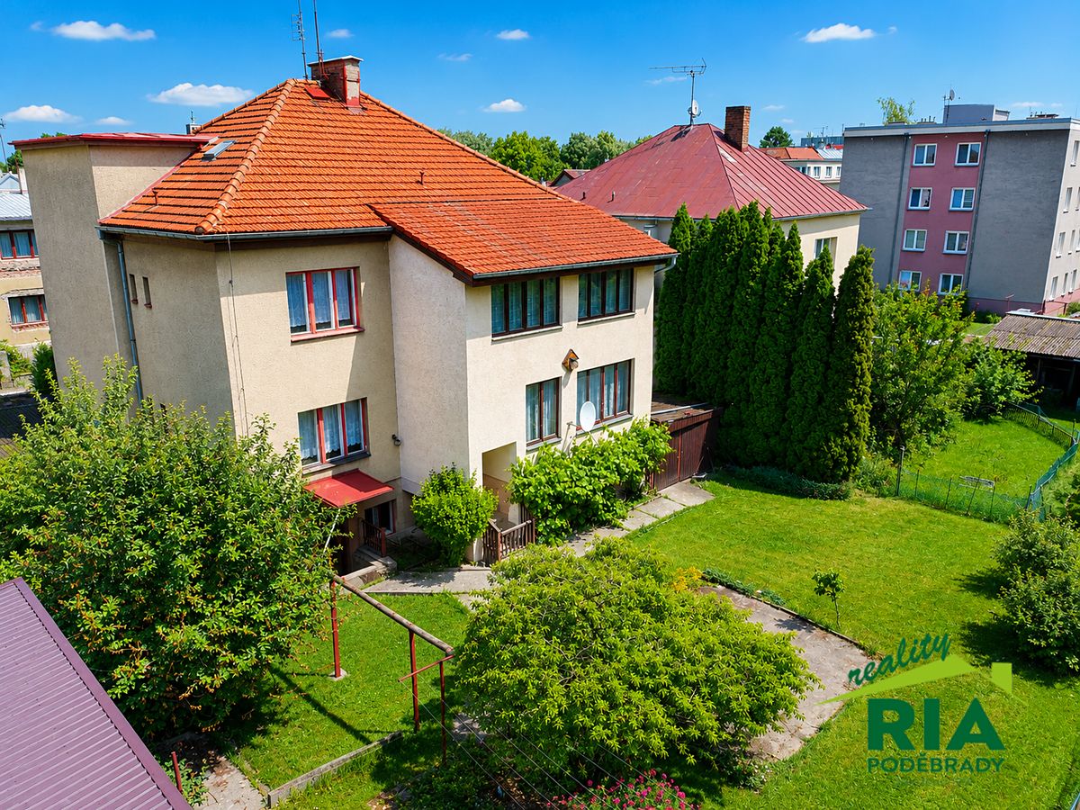 Prodej rodinného domu 210 m², pozemek 1220 m²
