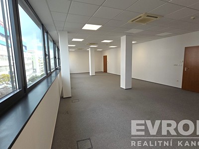 Pronájem kanceláře 102 m²