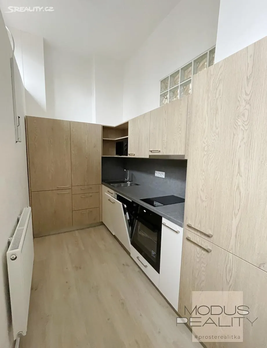 Pronájem kanceláře 37 m² – pohled 2