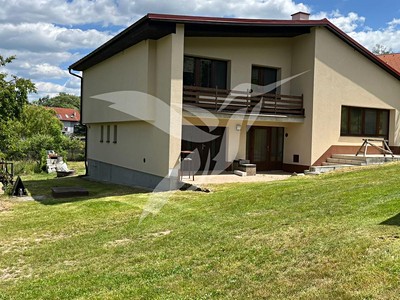 Pronájem  rodinného domu 242 m², pozemek 1 467 m²