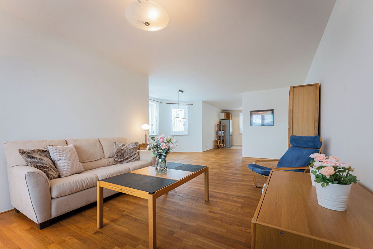 Pronájem bytu 2+kk 84 m²