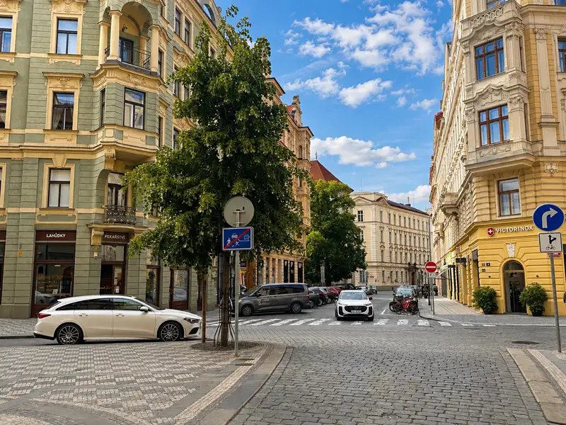 Prodej bytu 6 pokojů a více 230 m², Praha – náhled fotky 2