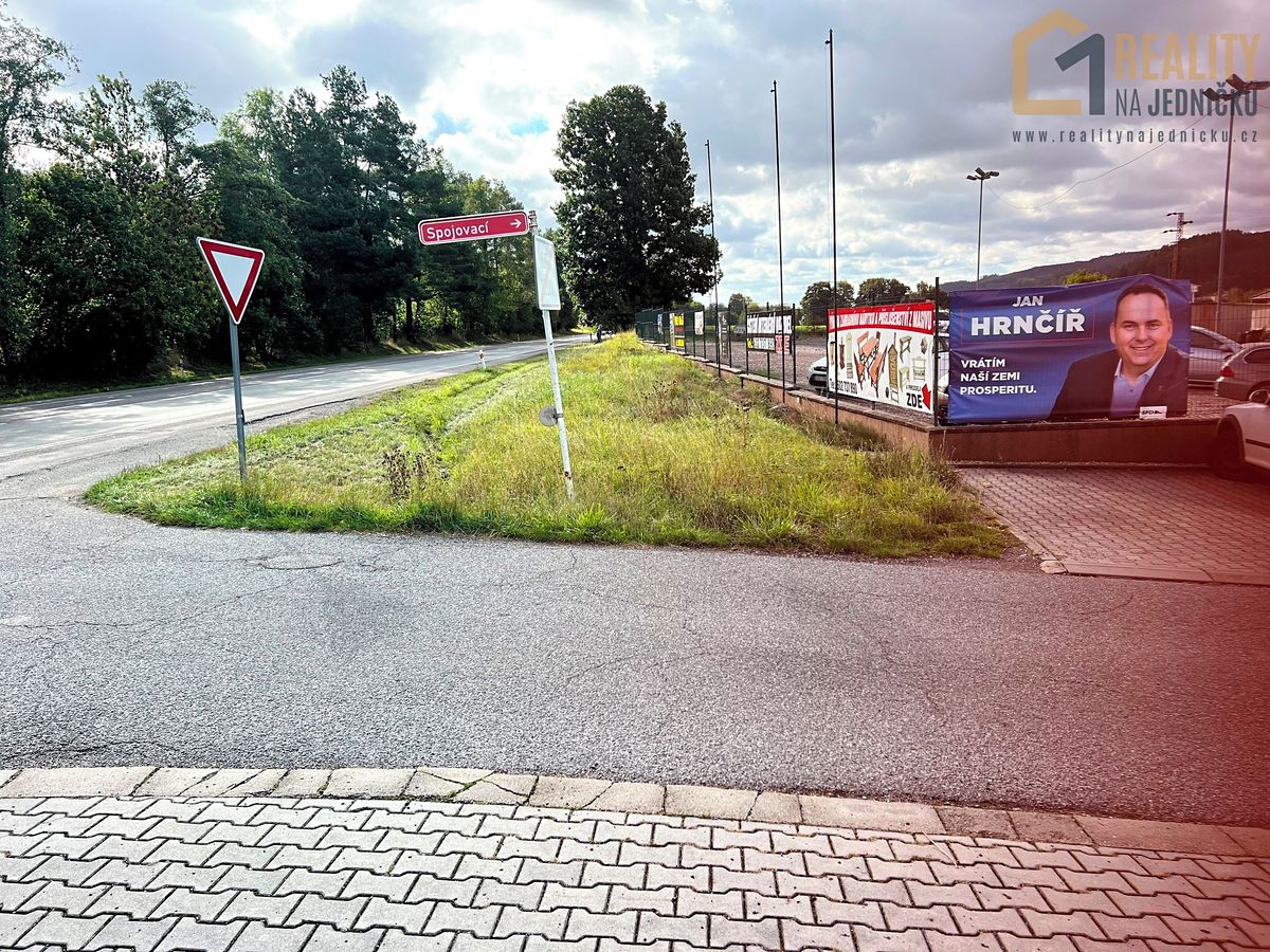Prodej komerčního pozemku 1709 m² – fotografie 3
