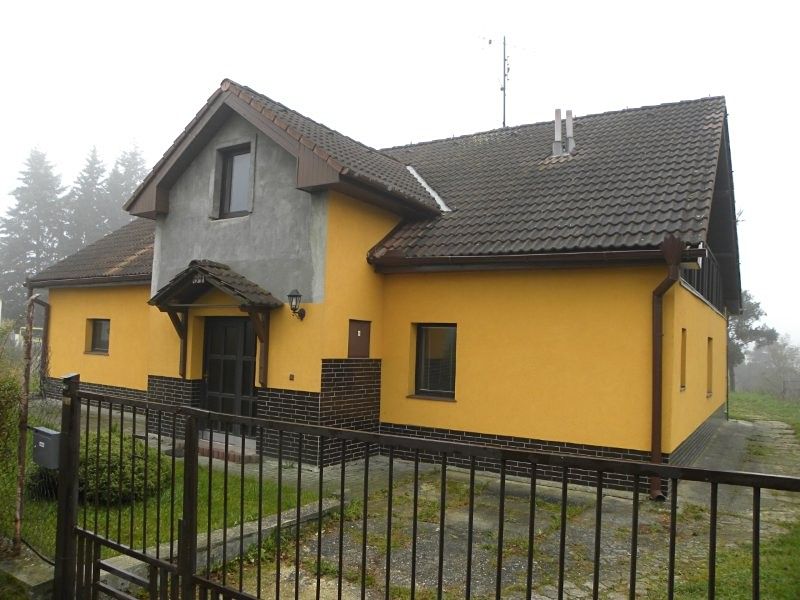 Prodej rodinného domu 300 m², pozemek 635 m² – fotografie 2