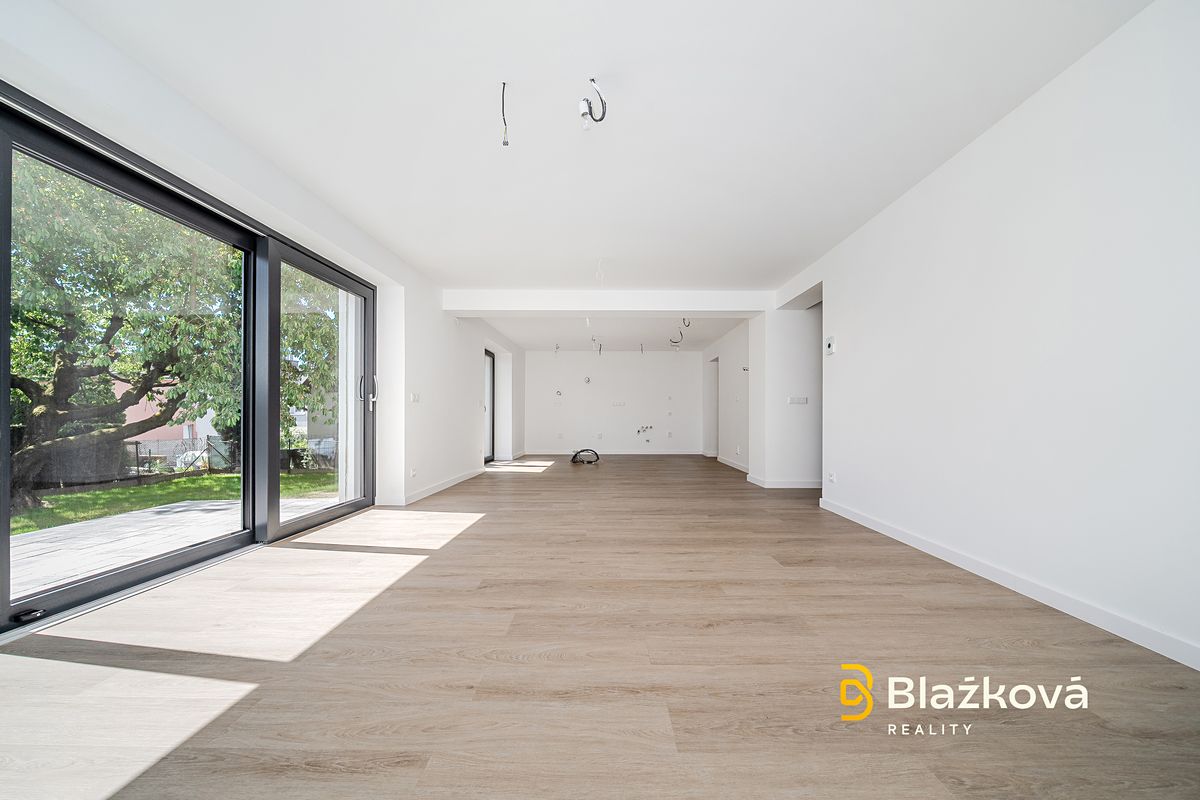 Prodej rodinného domu 278 m², pozemek 623 m² – fotografie 5