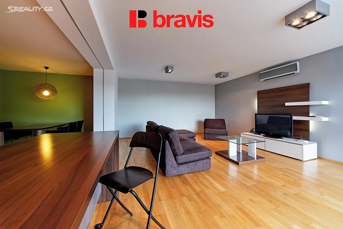 Pronájem bytu 2+kk 87 m² – pohled 2