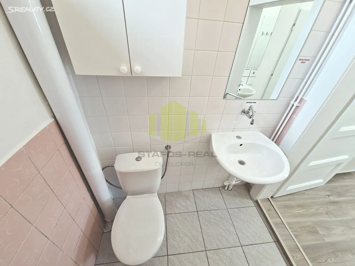 Pronájem kanceláře 75 m² – pohled 6