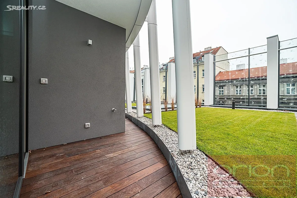 Pronájem bytu 2+kk 76 m² – pohled 4