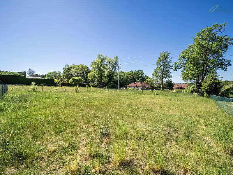 Prodej stavebního pozemku 887 m², Hracholusky – náhled fotky 2