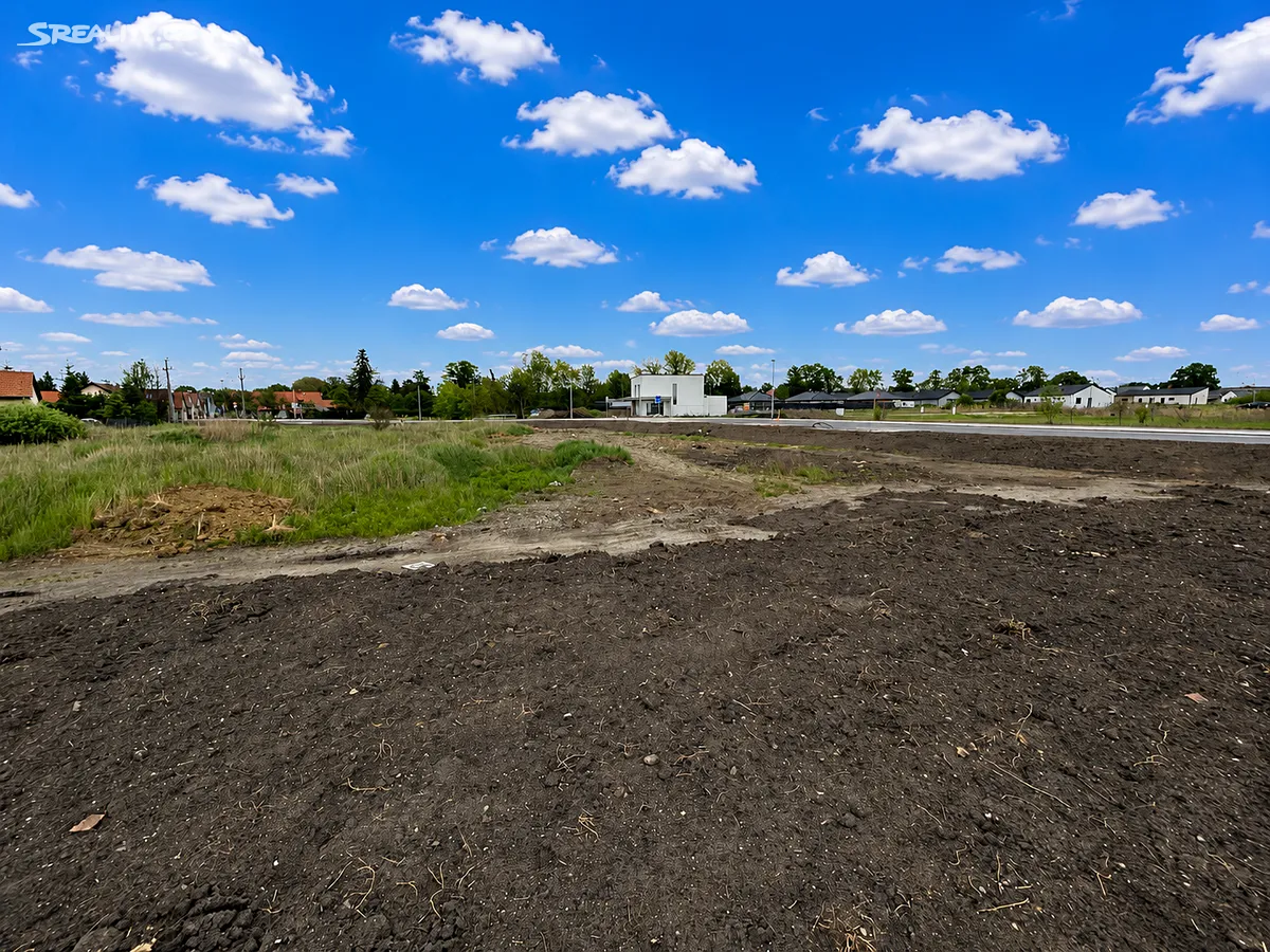 Prodej stavebního pozemku 1082 m² – pohled 6