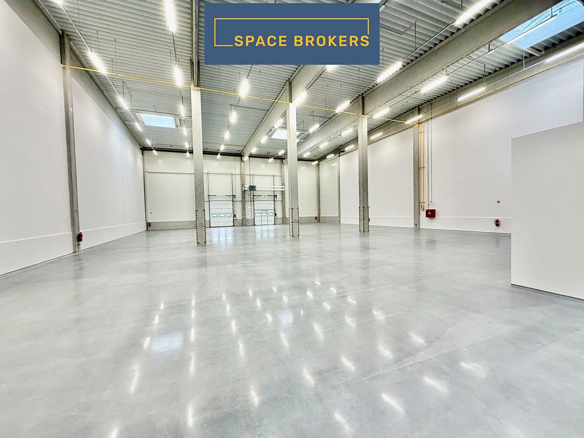 Pronájem skladového prostoru 816 m² – fotografie 2