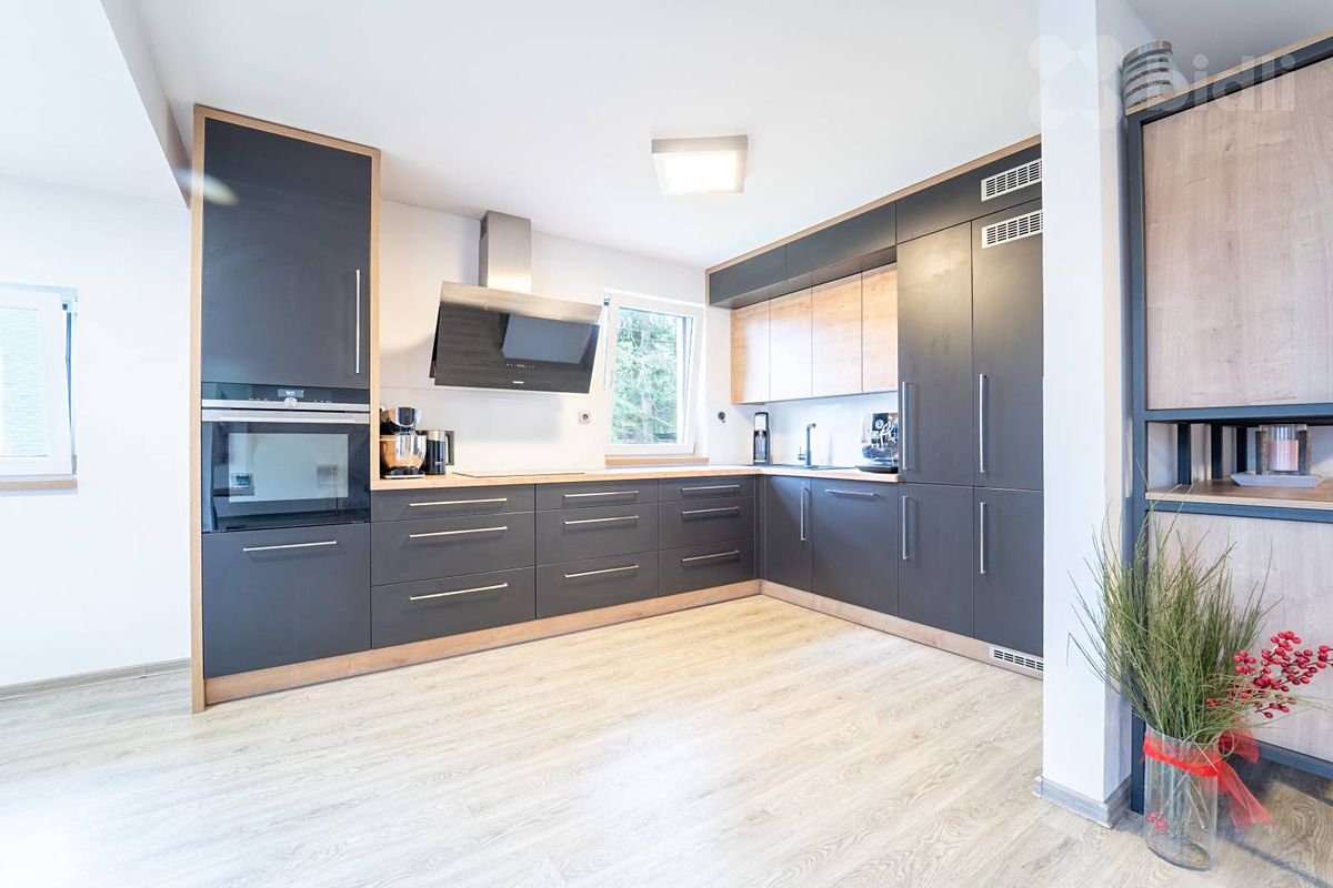 Prodej rodinného domu 319 m², pozemek 1961 m² – fotografie 4