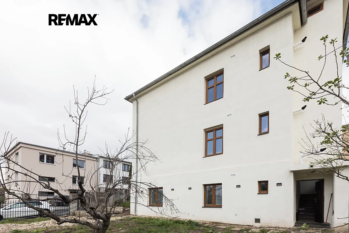 Prodej rodinného domu 320 m², pozemek 450 m², Bakalářská