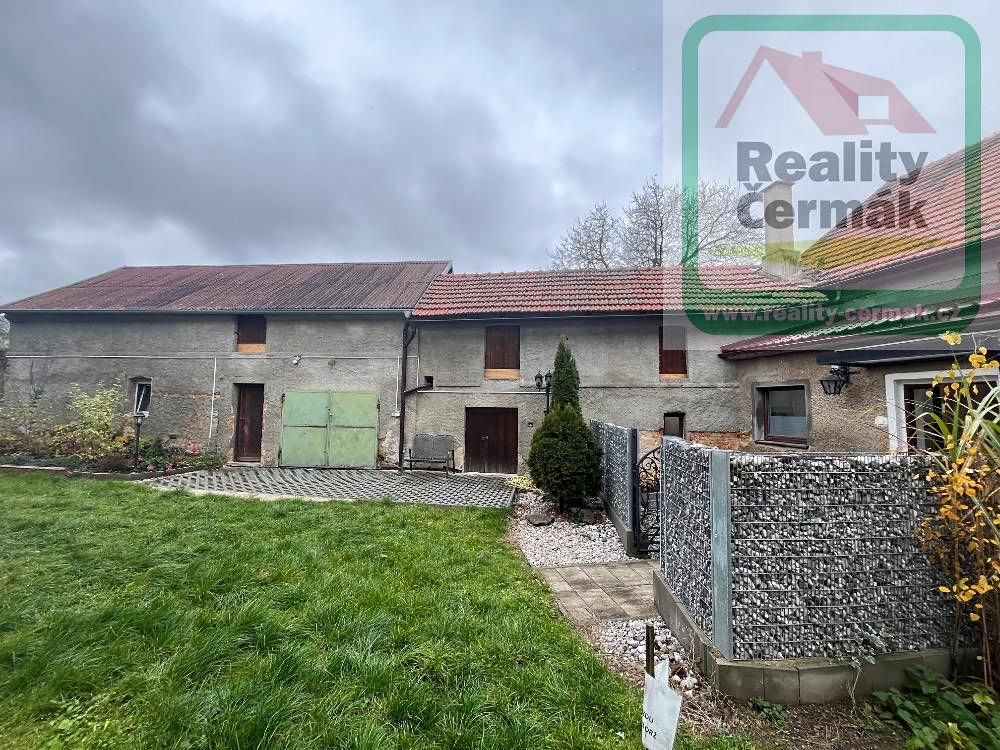 Prodej rodinného domu 220 m², pozemek 240 m² – fotografie 2
