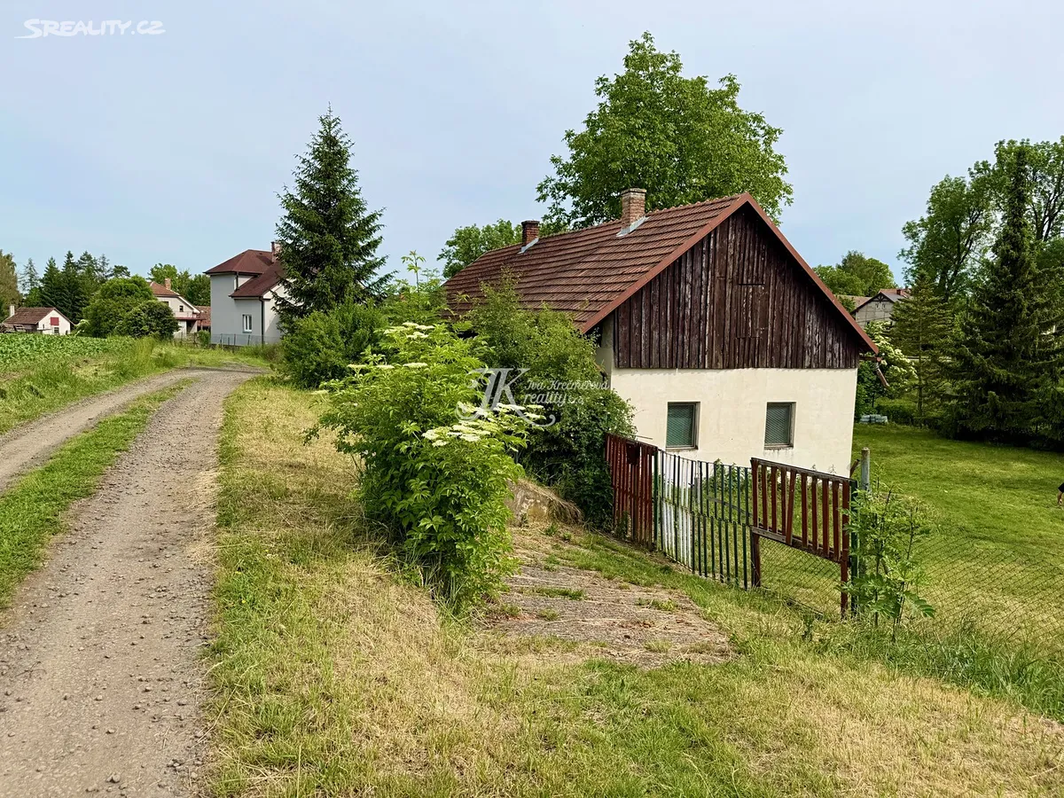Prodej rodinného domu 142 m², pozemek 732 m² - View 2