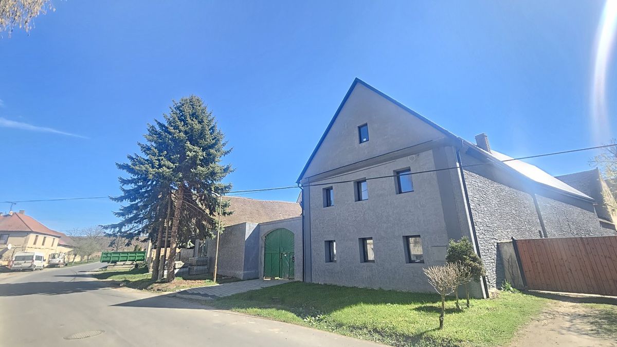 Prodej rodinného domu 506 m², pozemek 1573 m²