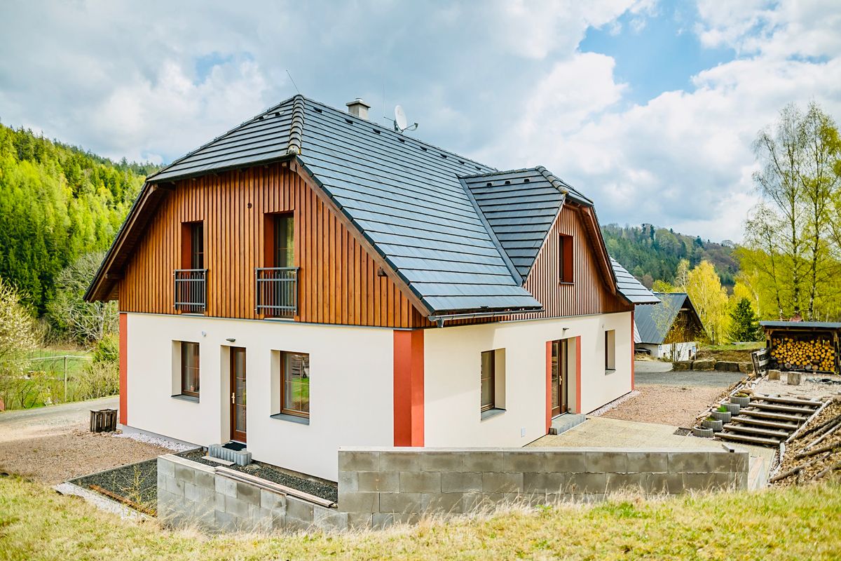 Prodej rodinného domu 263 m², pozemek 1484 m² – fotografie 2
