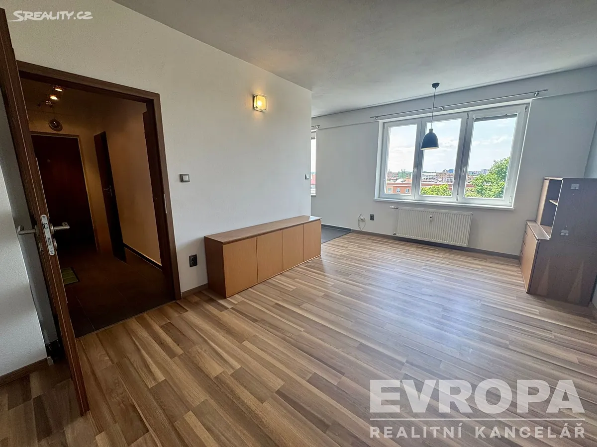 Pronájem bytu 2+kk 54 m² – pohled 4