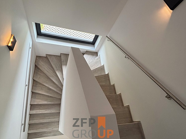Prodej domu, 228 m² (24 z 100)