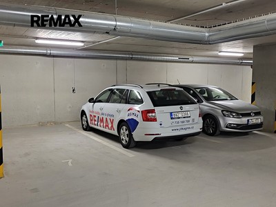 Pronájem garážového stání 12 m²